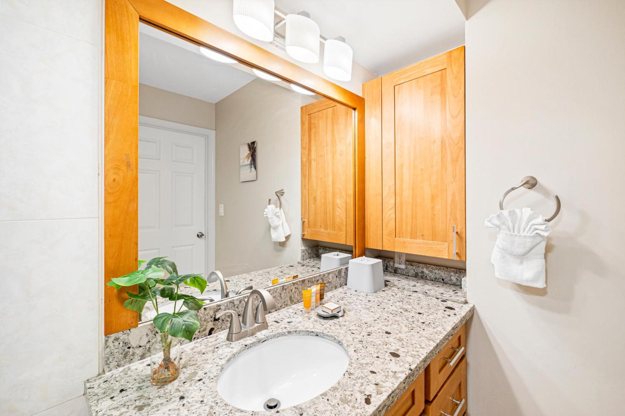 Great Ocean View Condo, Near Beach With Free Parking! Гонолулу Екстер'єр фото